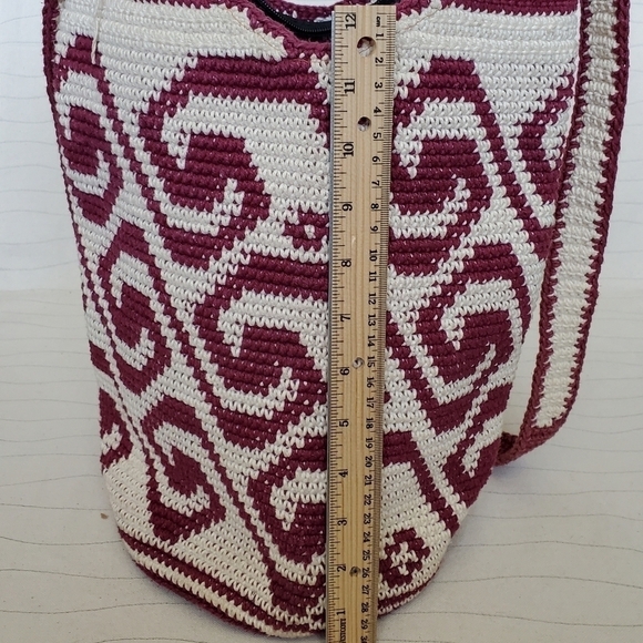 Crocheted Crossbody Shoulder Bucket Bag Maroon Cream Hobo Hippie Boho Handmade - Picture 10 of 10